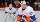 Thomas Vanek führt den Puck im NHL-Spiel NY Islanders gegen Colorado Avalanche