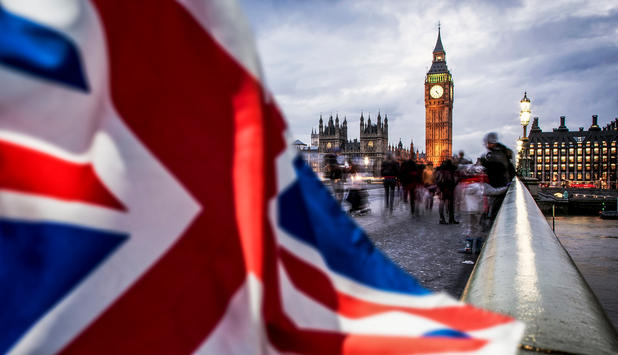 https://www.news.at/_storage/asset/11328186/storage/newsat:key-visual/file/155241444/brexit-concept-double-exposure-of-flag-and-westminster-palace-with-big-ben.jpg
