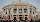 Scheinbare Naziflaggen wehen vor dem Wiener Burgtheater